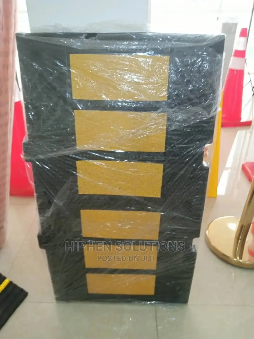 High Performance Rubber Speed Hump 90*50*5cm