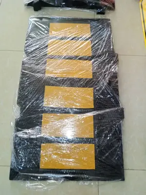 Active and Strong Rubber Speed Hump