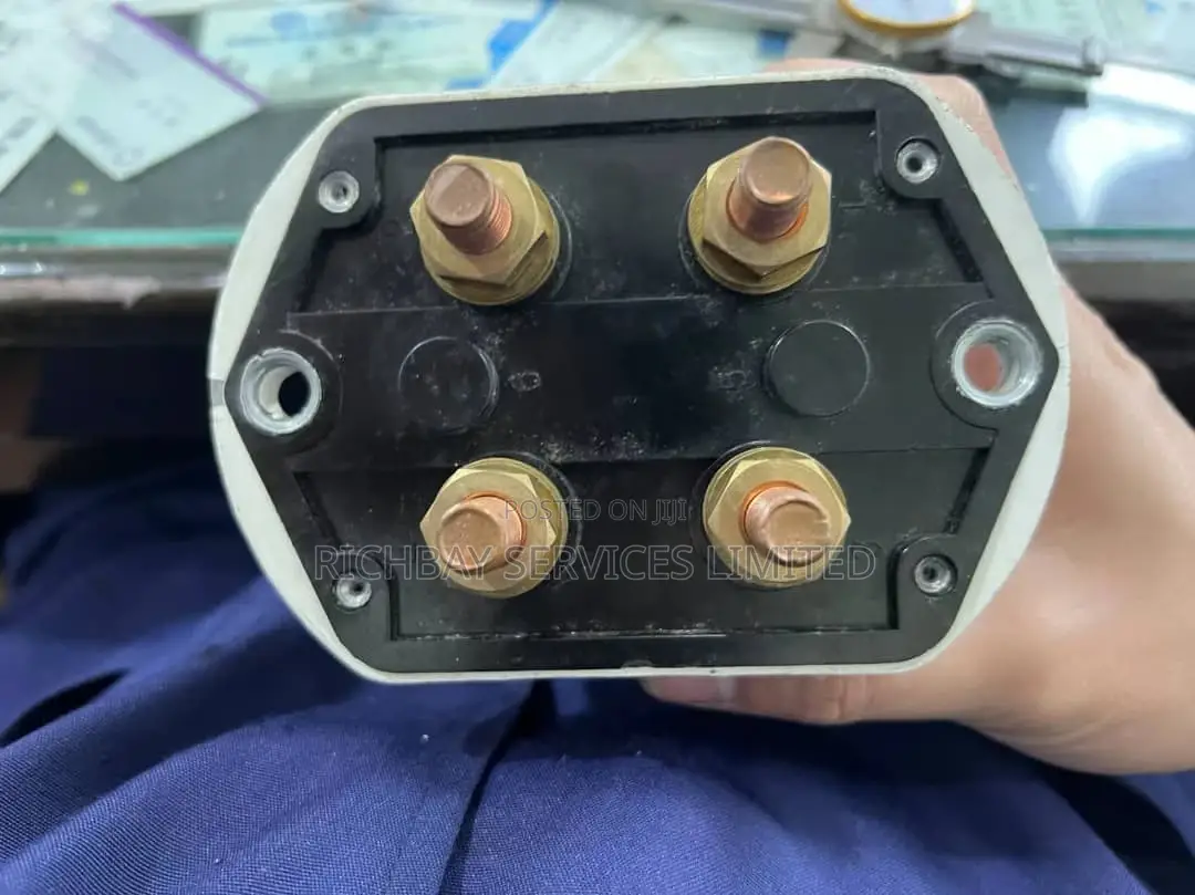 3 Pole and 4 Pole Heavy Duty Battery Cutoff Switch