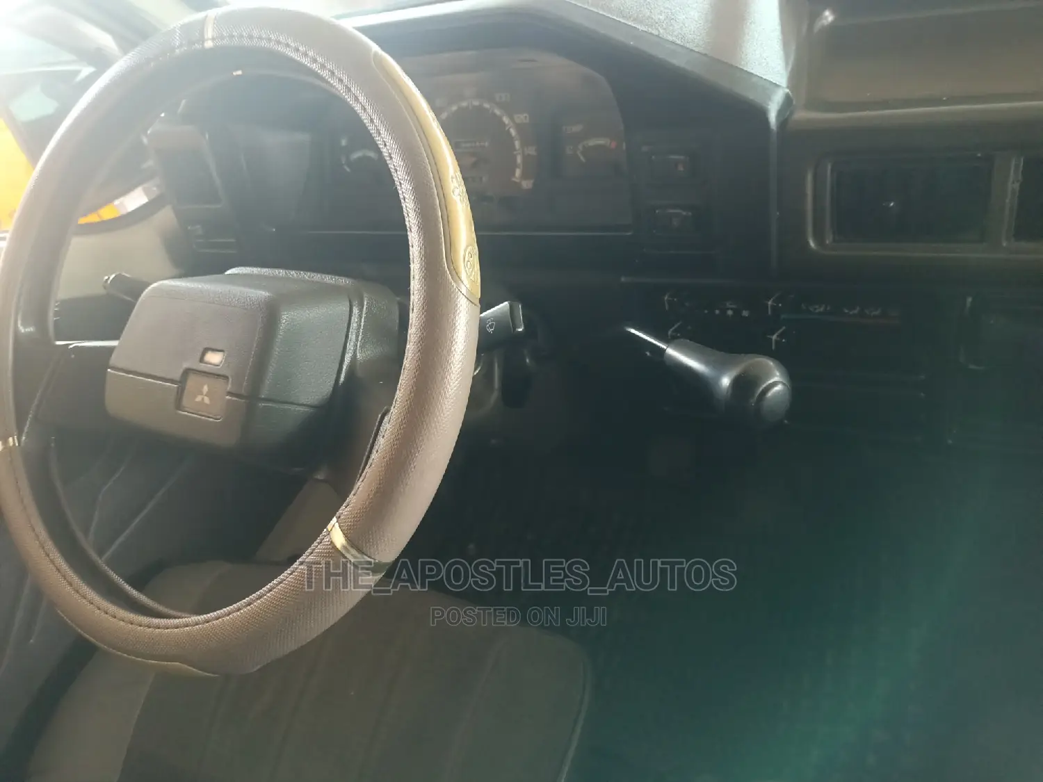 Mitsubishi L300 2002 White