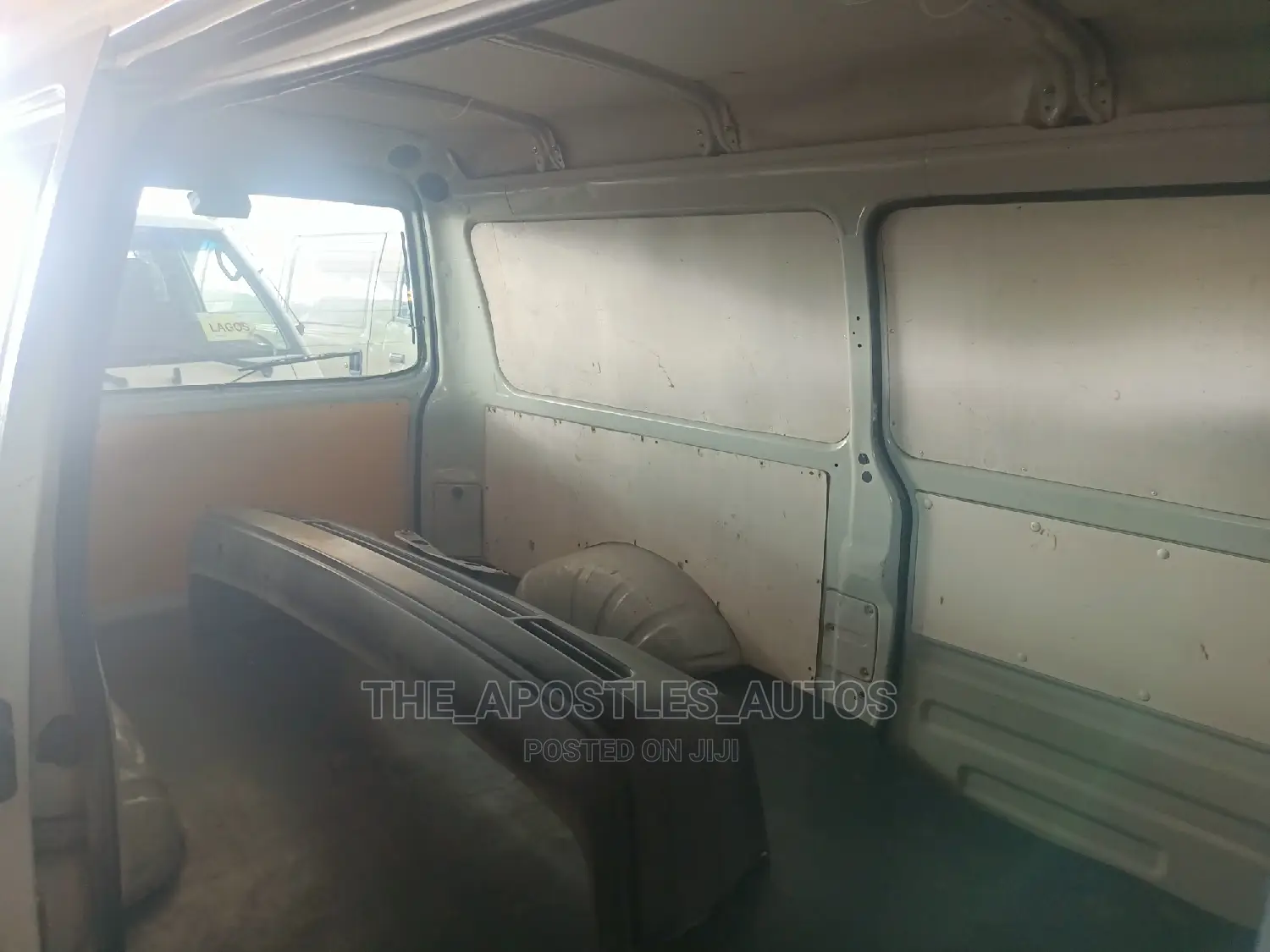 Mitsubishi L300 2002 White