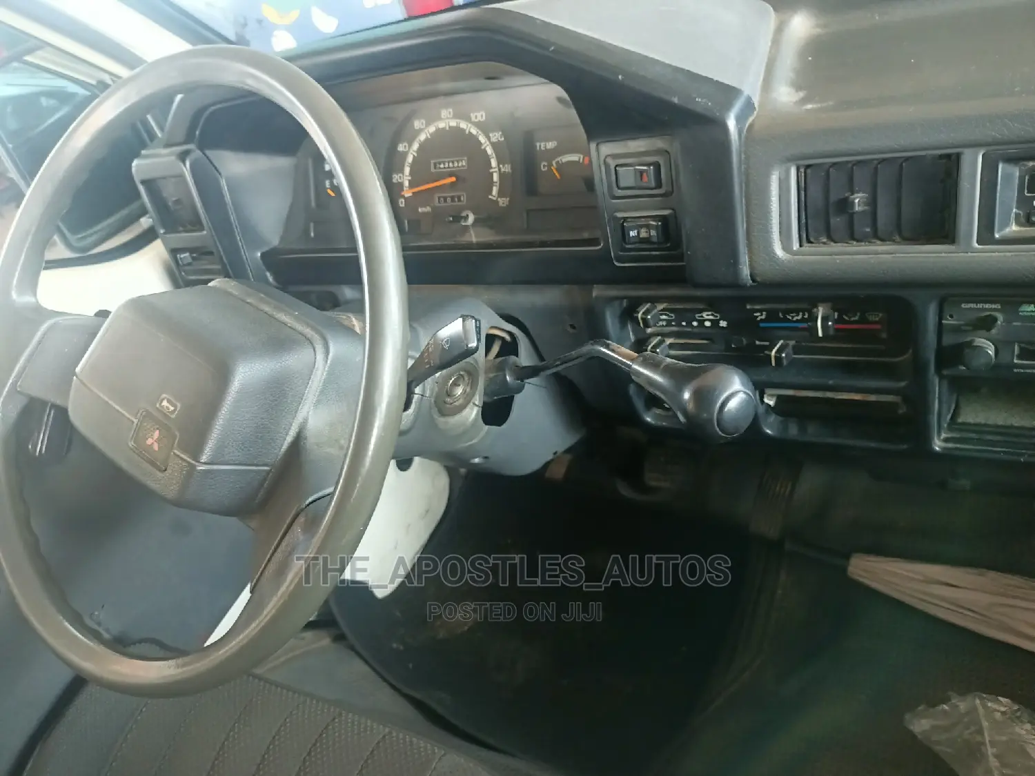 Mitsubishi L300 2003 White