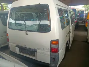 Mitsubishi L300 2003 White