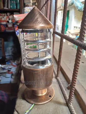 Quality Reflector Pillar Light