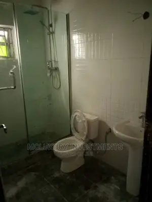 3bdrm Block of Flats in Lekki Phase1 for rent