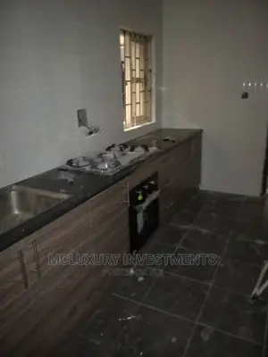 3bdrm Block of Flats in Lekki Phase1 for rent