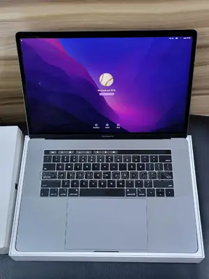 Laptop Apple MacBook Pro 2018 16GB Intel Core I7 512GB