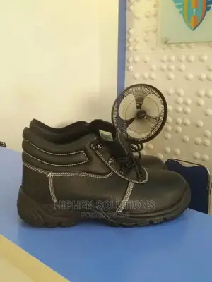 Easy to Clean Safety Boots