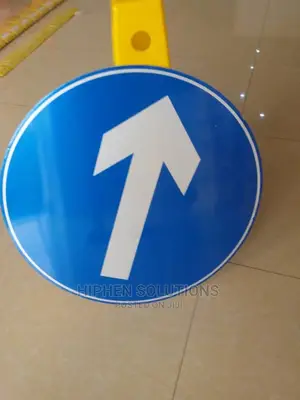 Understandable One Way Ahead Safety Sign