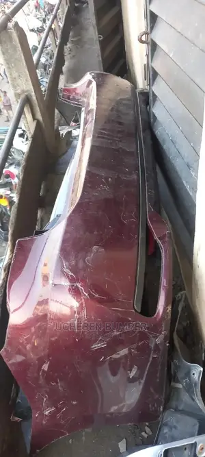 Back Tokunbor Bumper Toyota Avensis 2013