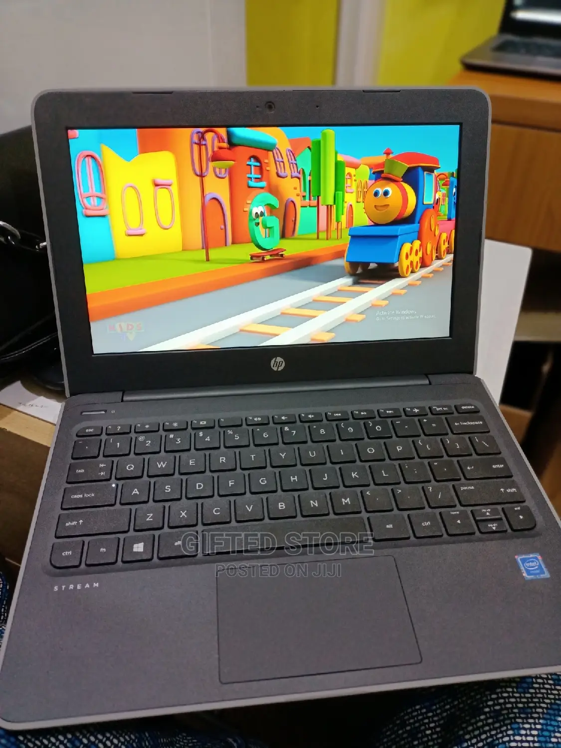 Laptop HP Stream 11 Pro G4 EE 4GB Intel Celeron SSD 60GB