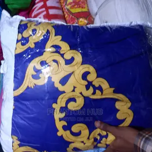 4 by 6 Duvet With Bedsheet and Pillowcase