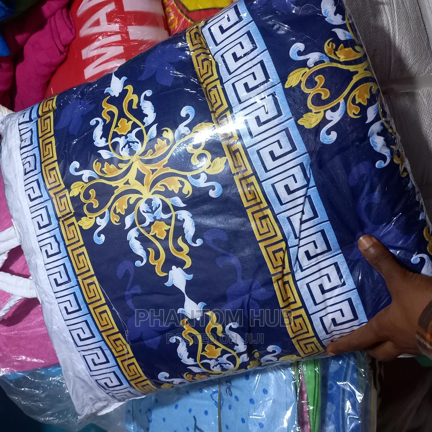 4 by 6 Duvet With Bedsheet and Pillowcase