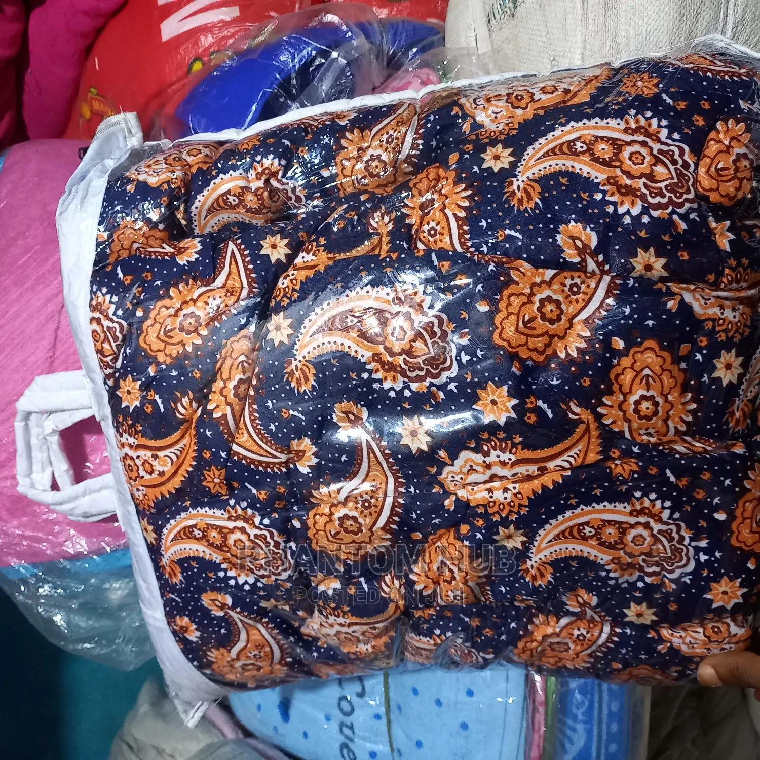 4 by 6 Duvet With Bedsheet and Pillowcase