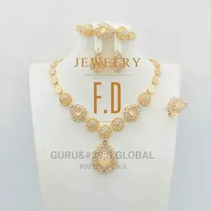 Topnotch Necklace