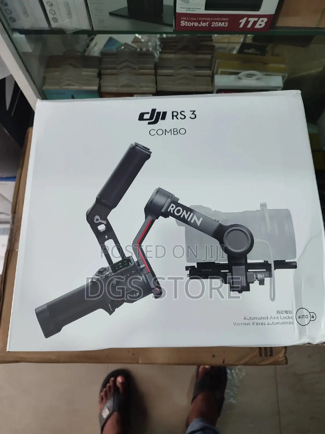 DJI RS 3 Gimbal Stabilizer Combo